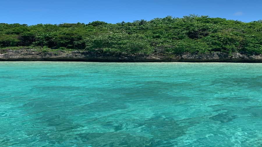 5 Islands Private Speedboat w/ Snorkeling + Lunch & Drinks - BBQ lunch on the beach, and the all-inclusive bar reality check