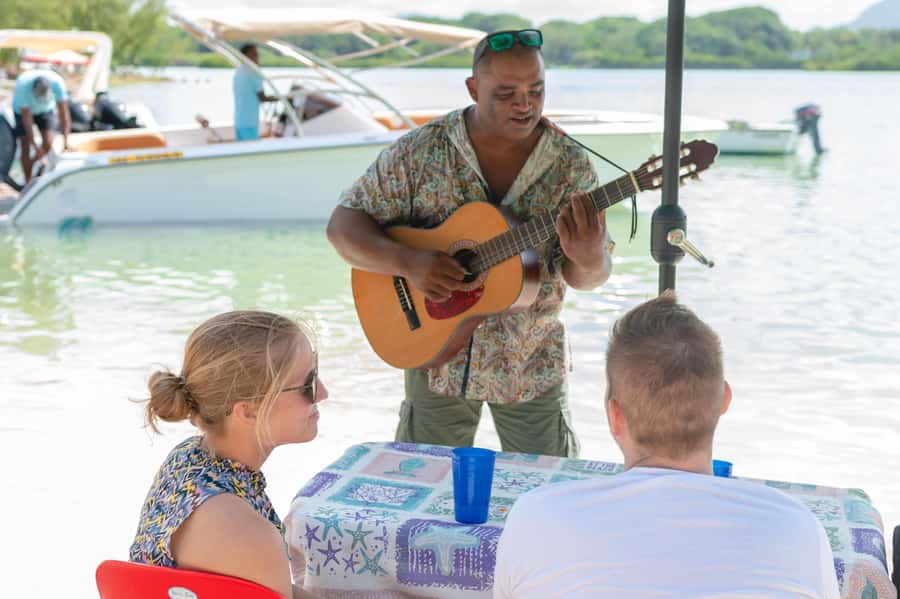 5 Islands Speedboat Cruise, Snorkeling + Lunch & Open Bar - Should you book the 5 Islands speedboat cruise?