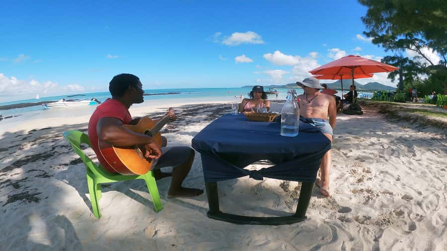 5 Islands Speedboat w/Snorkeling Sea Turtle + Lunch & Drinks - Ile aux Cerfs First Stop, Beach Time With Drinks and Optional Adrenaline