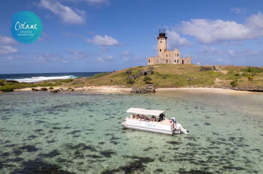 5 Islands Tour: New OCÉANE Private Pontoon Boat cruise - The on-board experience: what’s included and why it matters