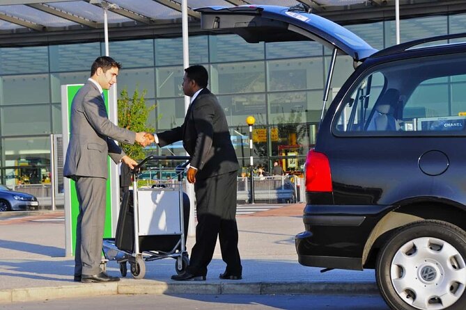 Airport & Hotel Transfers: Private with WIFI Facilities - Why this private transfer starts your Mauritius trip on the right foot
