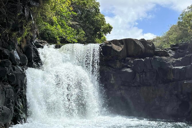 All inclusive CATAMARAN with BBQ : Ile aux cerf & GRSE waterfall - Key things to know before you go