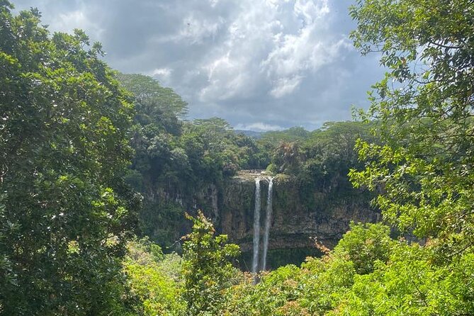 All Inclusive Full Day Tour: Chamarel Rhumrie,7-Coloured & Lunch - Price and Logistics: Does $120 Feel Fair for a 7 to 8 Hour Loop?