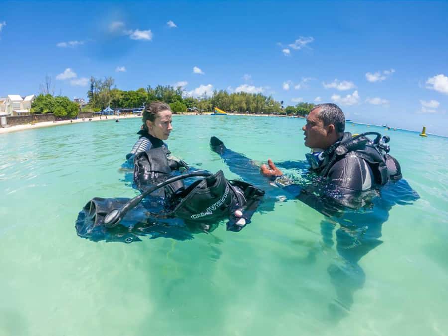 Blue Bay: LEARN TO DIVE TODAY with CORAL DIVING Team - The shallow-water practice that builds confidence fast