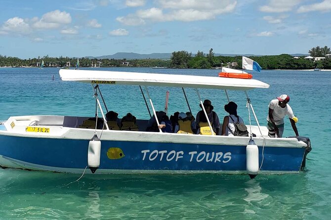 Discover the East of Mauritius: Full-day All-inclusive tour (Visit to 3 parks) - Frederick Hendrick Museum and Pointe Canon: Dutch ruins and anti-ship cannons with a coastal viewpoint payoff