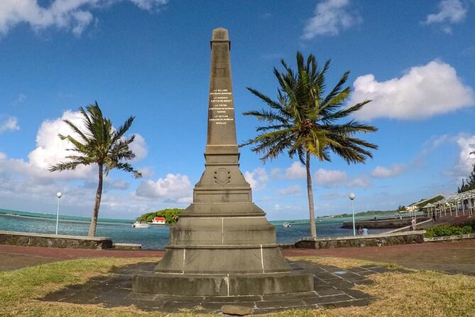 Exploring the Magnificent East of Mauritius: Full-day incl Blue Bay Marine Park - Pointe Canon Viewpoints, Lion Mountain, and the Lagoon Nature Reserve Look