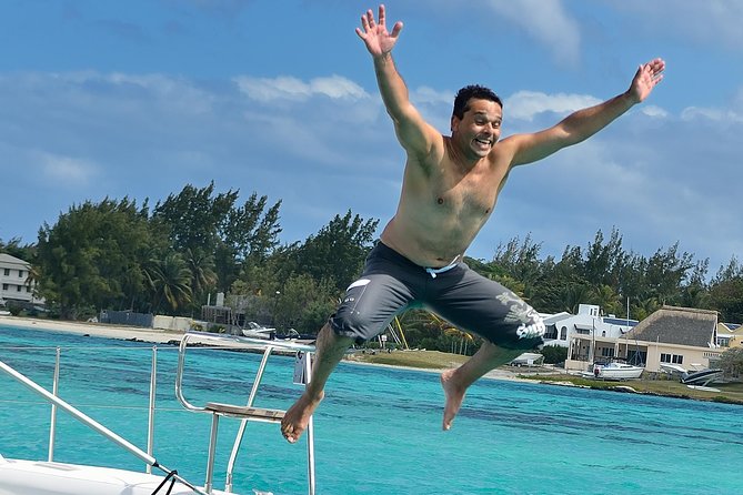 Full-Day Catamaran Cruise to Île aux Cerfs with BBQ Lunch - Who This Catamaran Cruise Fits Best