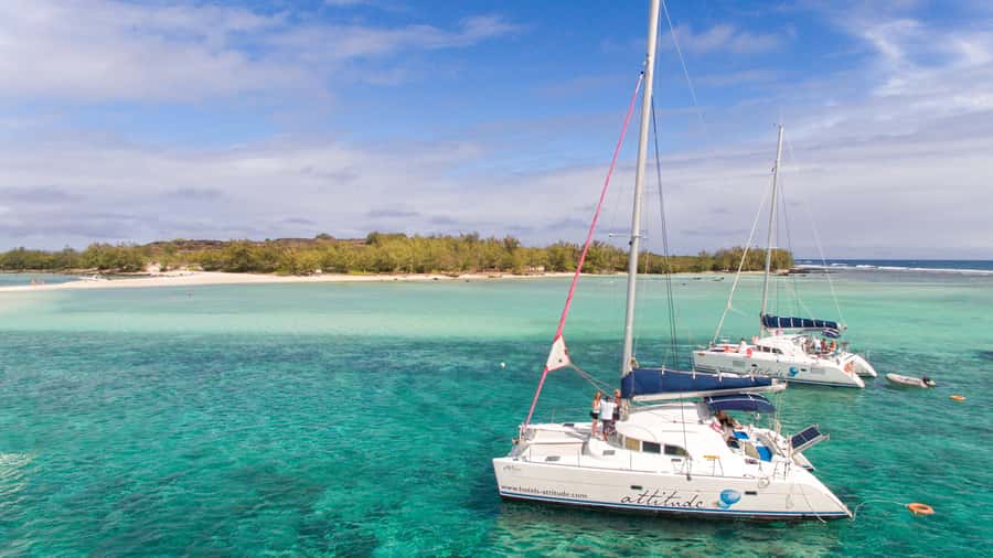 Full Day Catamaran Luxury Cruise to Northern Islands w Lunch - Lunch and Drinks: Good Value Because You Do Not Have to Think