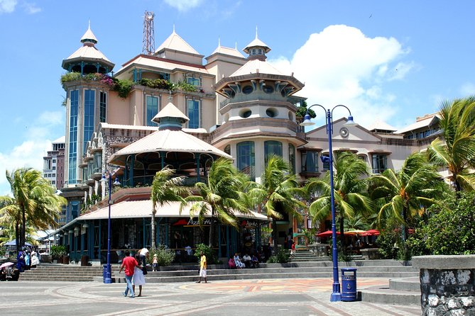 Historical Private Guided Tour, City-SugarWorld-Botanical Garden - Min.2 persons - Odysseo Oceanarium Mauritius and marine ecosystems in plain language