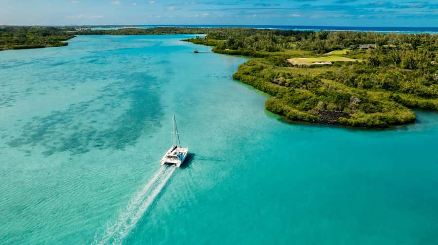 Ile Aux Cerfs: Catamaran Cruise, island, waterfalls, Lunch - BBQ Lunch on Board: Included Food That Actually Helps