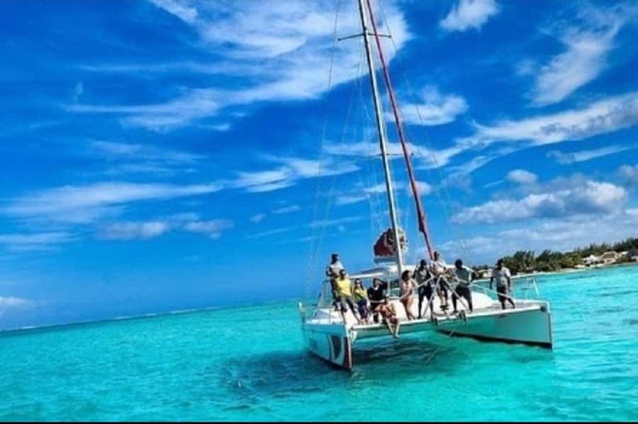 Ile Aux Cerfs Catamaran Cruise with Pick-up/Drop-off & Lunch - Trou dEau Douce to Ile aux Cerfs: The Shape of a Great Day