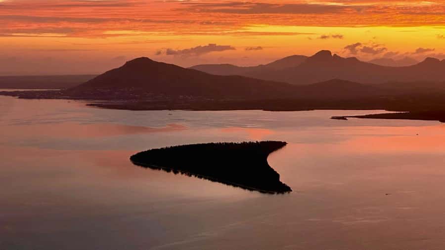 Le Morne Brabant Sunrise Hike - Why Le Morne Brabant looks better at sunrise