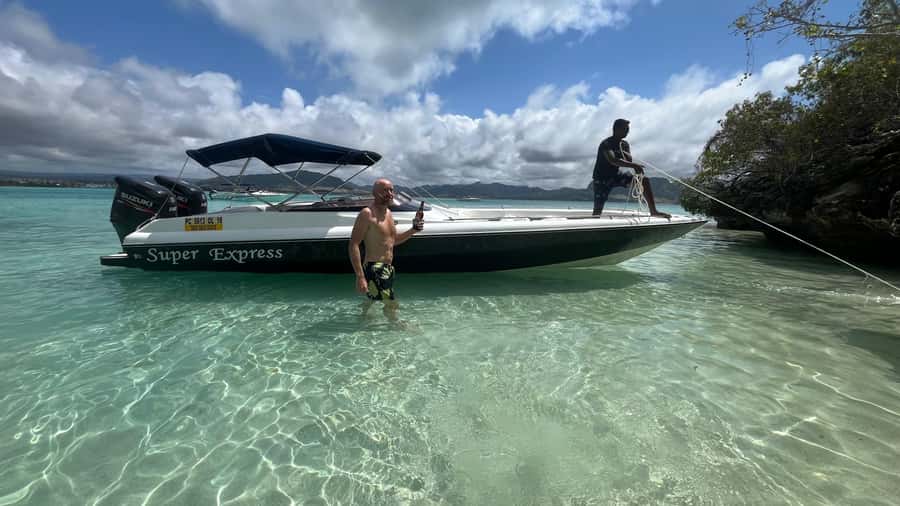 Mauritius 5 Islands Hopping Tours - PRIVATE BOAT - Snorkeling session: why it matters after the dolphin hunt