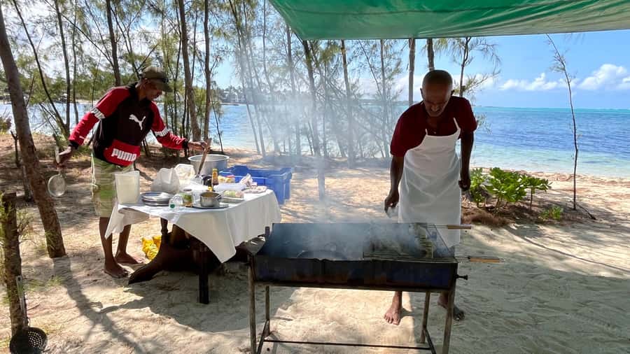 Mauritius 5 Islands Hopping Tours - PRIVATE BOAT - BBQ lunch on the beach: food that ends the day the right way