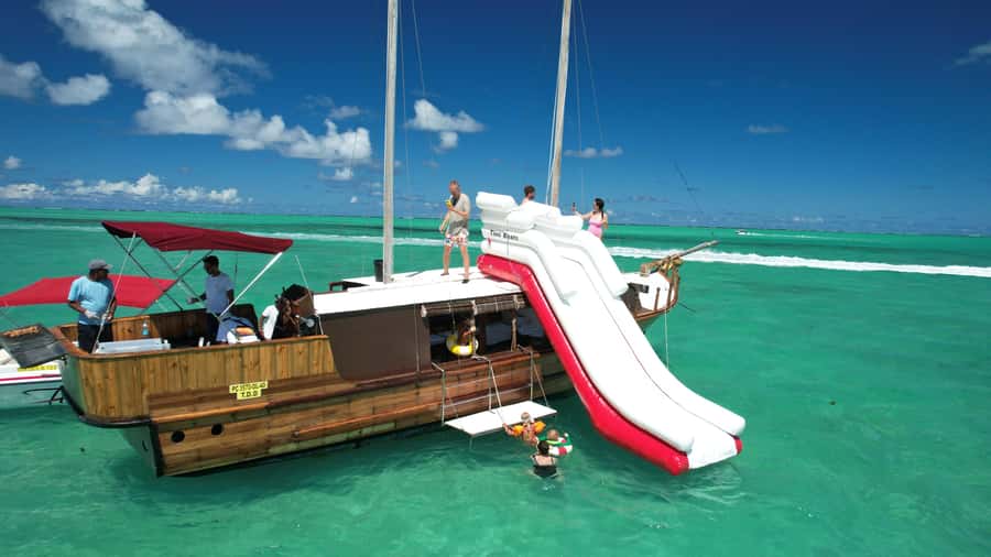 Mauritius: Boat trip to Ile aux Cerfs with Lunch/waterslide - Getting From Trou dEau Douce to the East Coast