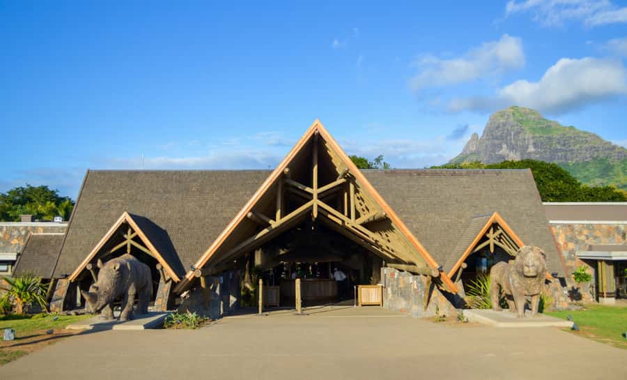 Mauritius: Casela Nature Parks Entrance Ticket with Transfer - Casela Nature Parks, a family day built around birds and African wildlife