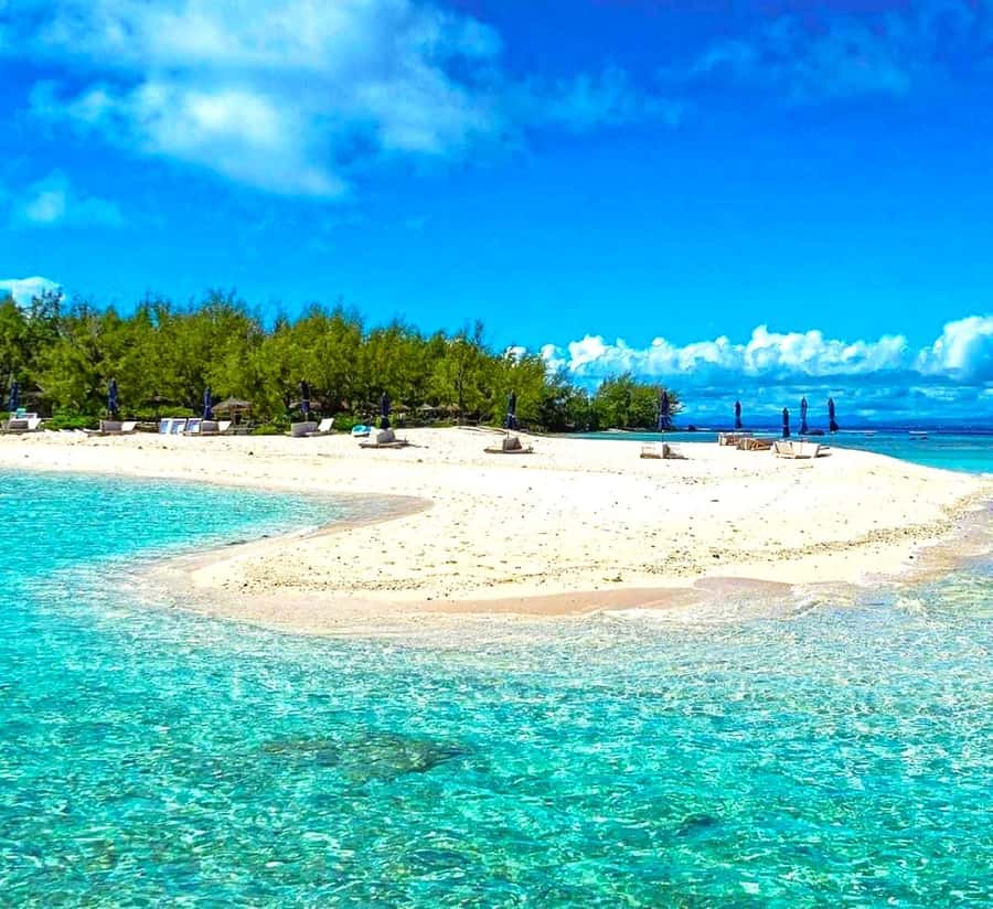 Mauritius: Catamaran cruise to 3 Northern Isles with lunch - Flat Island: another taste of beach and a change of pace