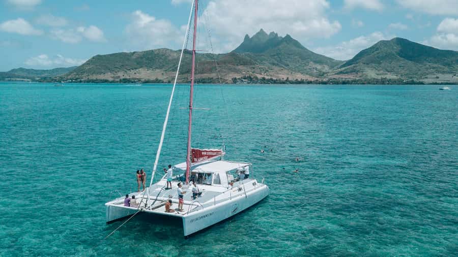 Mauritius: Catamaran Day Cruise to lle aux Cerfs with Lunch - Getting There: The Blue Alizé Catamaran Meeting Point