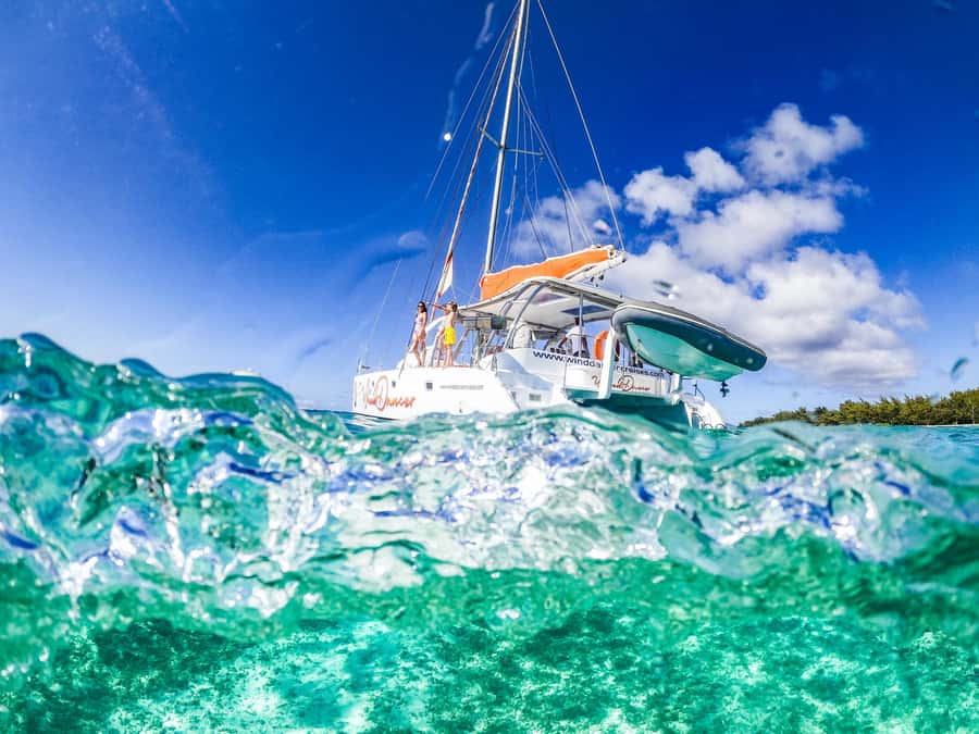 Mauritius: Full-Day Catamaran Cruise to the Northern Isles - Entering the Grand Baie catamaran day: Wind Dancer and the 7:40 pick-up
