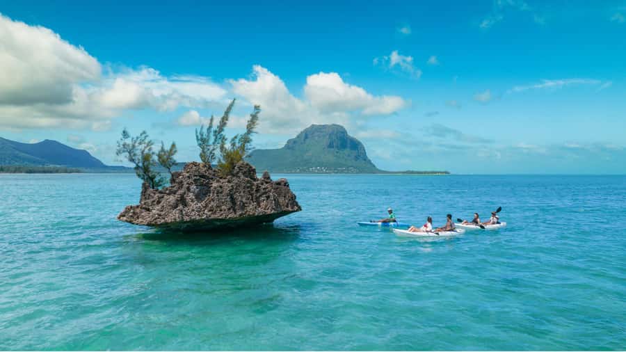 Mauritius: Guided Kayak tour to Benitiers Island - Why a Le Morne Kayak to Île aux Bénitiers Feels Different