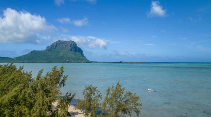 Mauritius: Guided Kayak tour to Benitiers Island - Île aux Bénitiers Break: Calm Water, Short Rests, Big Views
