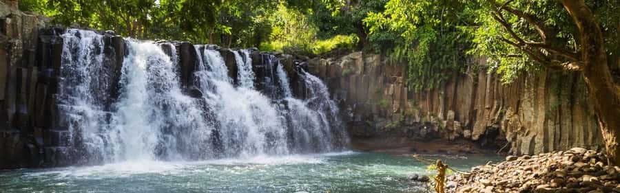 Mauritius: Hidden Waterfalls Discovery Tour with Pickup - Pickup, timing, and how the day is structured