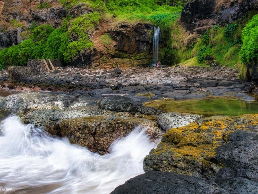 Mauritius: Hidden Waterfalls Discovery Tour with Pickup - Stop by stop: what each waterfall stop is like in real life
