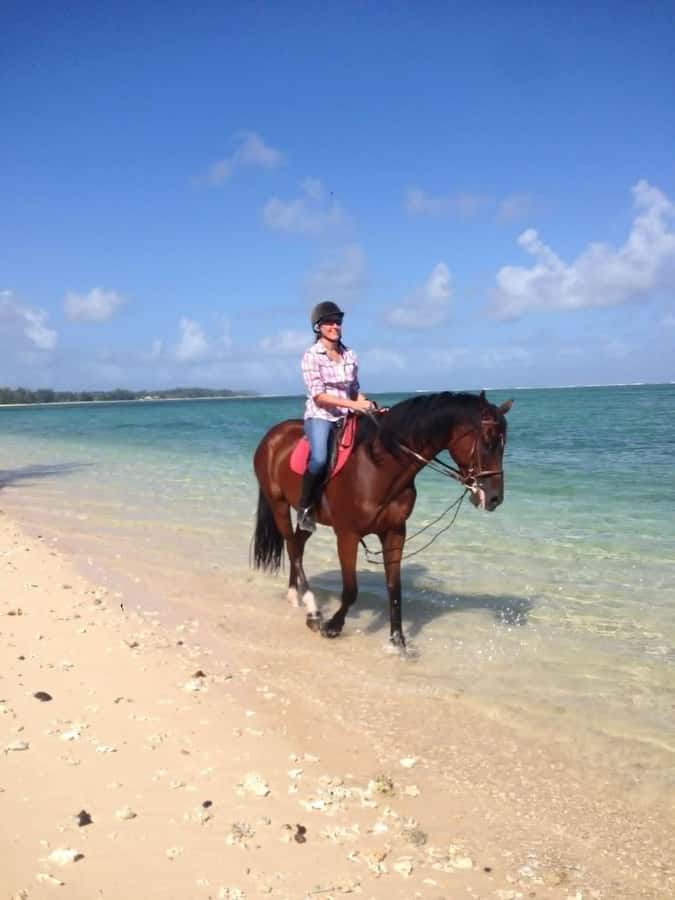 Mauritius: Horse riding on the deserted beach of Riambel - Ocean time: when you might swim with your horse