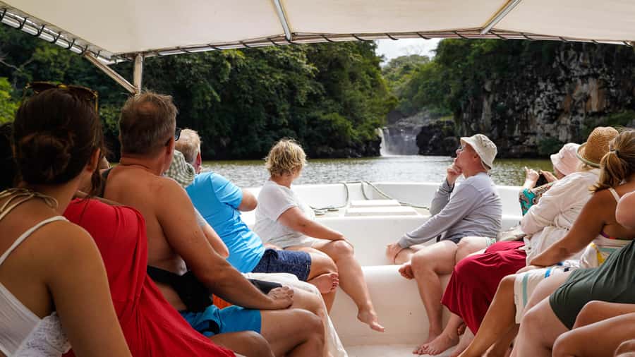 Mauritius: Ile aux Cerfs Boat Tour with BBQ Lunch and Drinks - Speedboat Morning From Trou D’eau Douce: What the Ride Feels Like