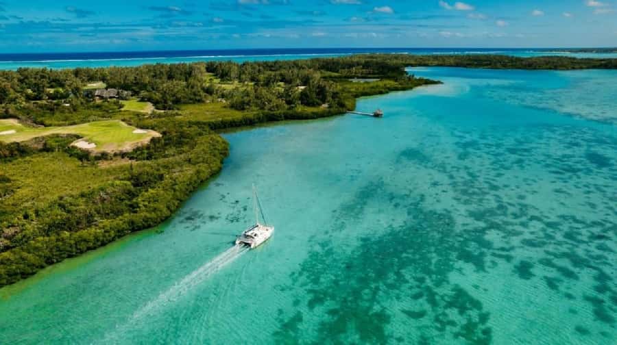 Mauritius: Ile Aux Cerfs Catamaran Cruise with Lunch - Key highlights at a glance