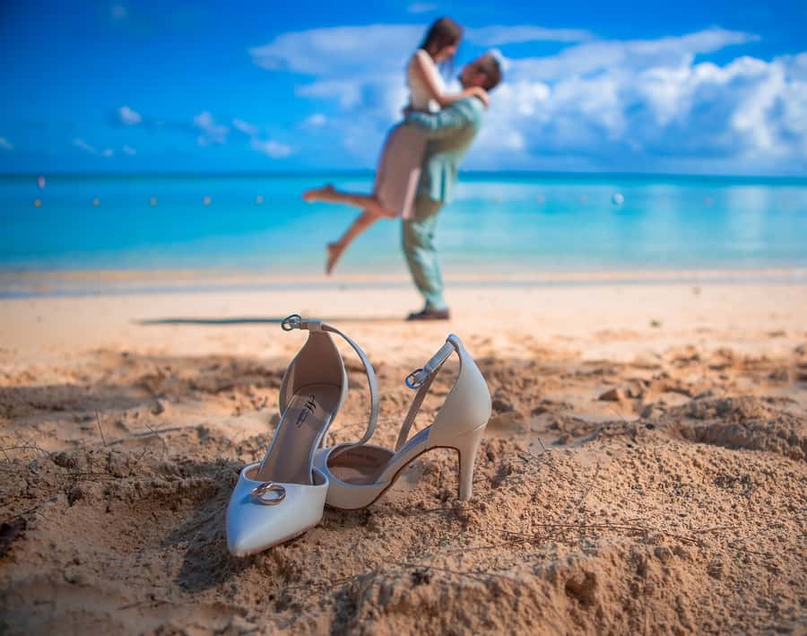 Mauritius: Photoshoot at Mont Choisy Beach - Who this photoshoot fits best: weddings, honeymoons, couples, and solo travelers