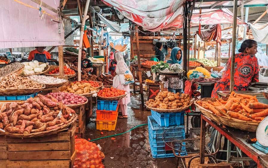 Mauritius: Port Louis / China Town Food & Culture Tour - The guide and driver setup: a big part of the value