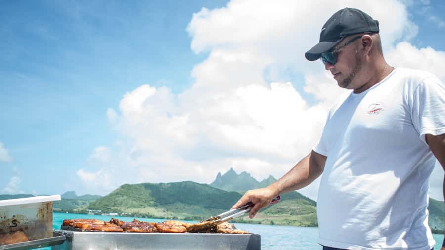 Mauritius: Private Catamaran Tour to île aux Cerfs - Île aux Cerfs beach time and the Mauritian barbecue lunch on sand