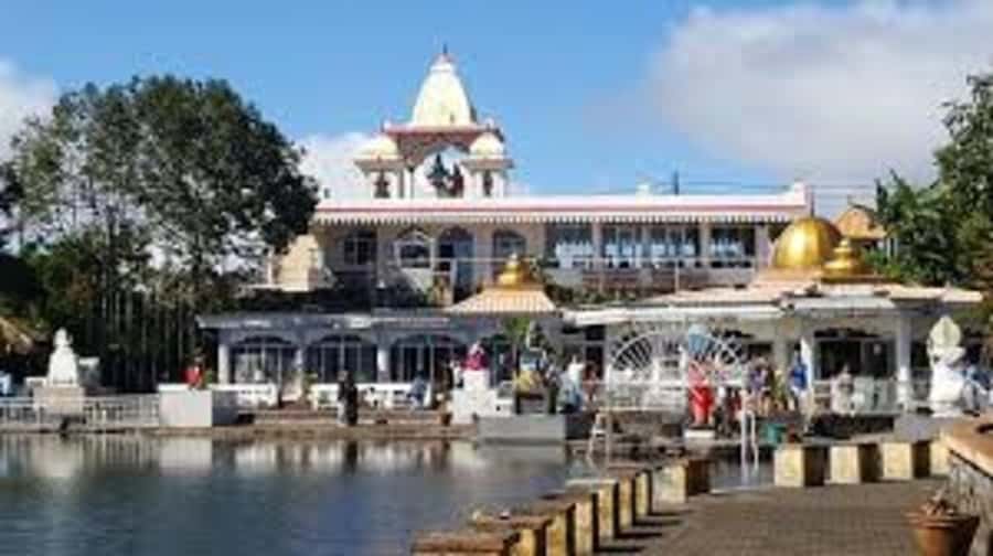 Mauritius: Private Guided South Tour with Pickup - Grand Bassin and Ganga Talao: temple views and Shiva at the crater lake