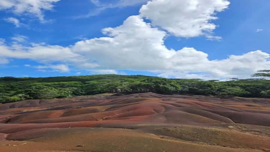 Mauritius: private southwest tour - Chamarel colored earths: seven colors and that dramatic drop