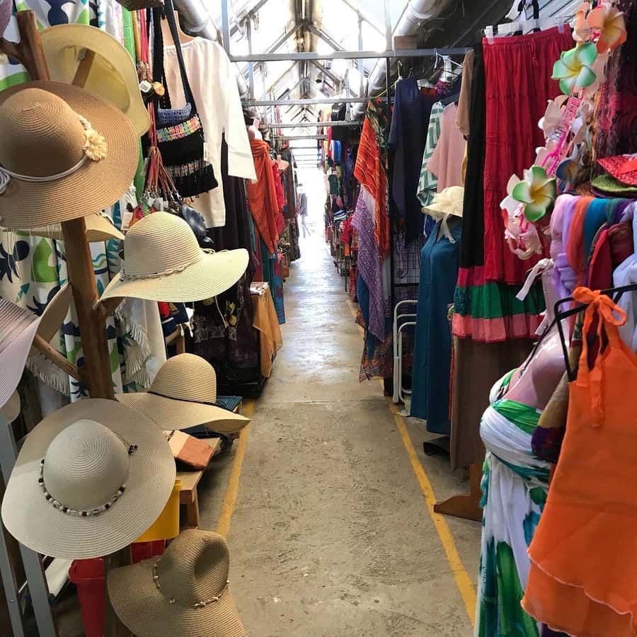 Mauritius: Shopping Tour - Port Louis Markets & Grand Baie - Grand Baie Bazaar: fabric, colorful bags, handicrafts, and street food