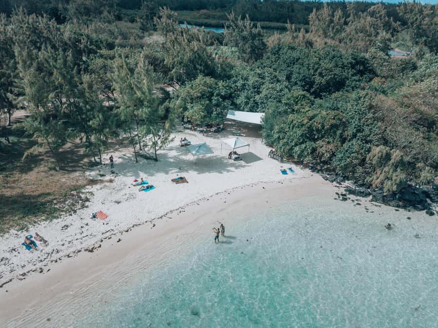 Mauritius: Speedboat Tour to Ile aux Cerfs with Lunch - Getting Started at Trou dEau Douce and Chez Tino Restaurant