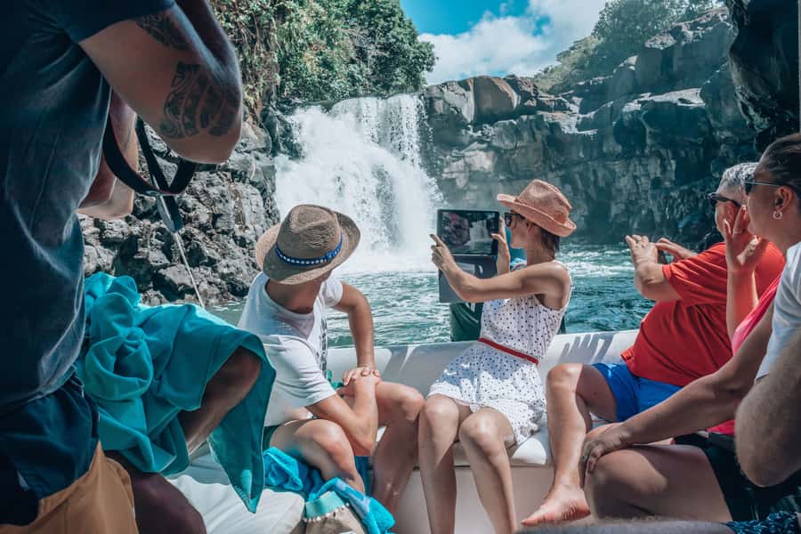 Mauritius: Speedboat Tour to Ile aux Cerfs with Lunch - Speedboat Ride to Ile aux Cerfs: Quick Coast Views and Lagoon Energy