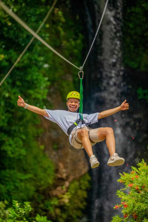 Mauritius: Vallé Advenature Park: Waterfall Zipline - From arrival to launch point: how your zipline run actually starts