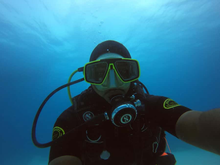 North of Mauritius: Scuba Diving Tour - The pre-water briefing: safety, certification, and staying relaxed