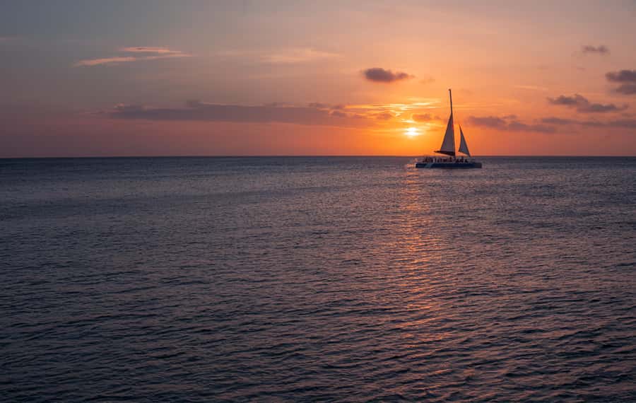North of Mauritius: Sunset Catamaran Cruise, Drinks & Snacks - Late-light comfort: what to bring for a pleasant evening
