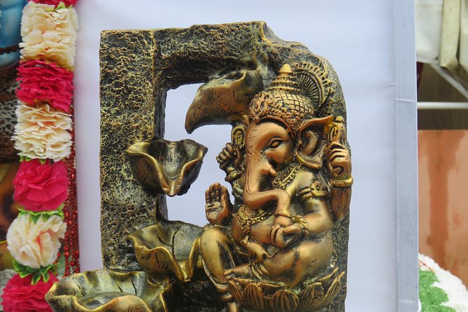 ROUTE OF INDIAN SPIRITUALITY - Muruga in the skyline: a 15-meter statue replica in Cap Malheureux