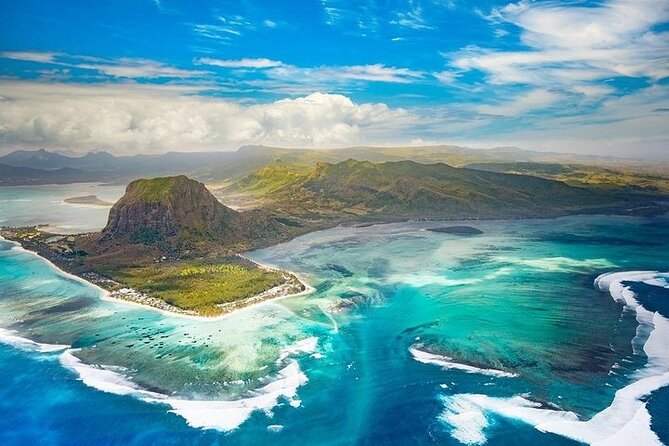 South-West of Mauritius Private Full-Day Scenic Tour - Alexandra Falls and Black River Gorges viewpoints: jungle scenery with perspective