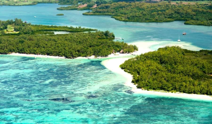 Speed boat to Ile aux Cerfs: Full day incl Lunch & Transfer - Speedboat to Ile aux Cerfs, why this day trip feels different
