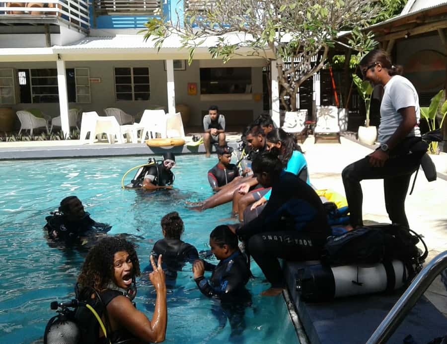 Tamarin Bay: Beginners Scuba Diving Experience - Tamarin Bay scuba training, where your morning actually starts