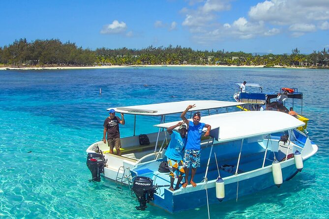 The Adventure East of Mauritius: 3-Watersport Activities & Blue-Bay Marine Park - Undersea walk (3 to 4 meters): calm focus over speed
