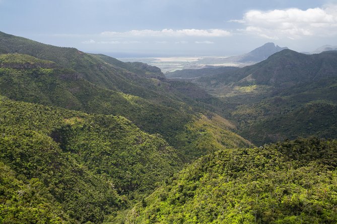 Trou-aux-Cerfs - Chamarel - Grand Bassin -Private Guided Tour (Min. 2 persons) - A Volcanic, Sacred, and Rum-Heavy Mauritius Day With Room to Breathe