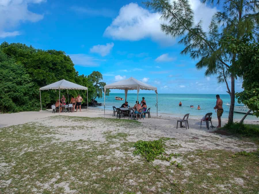 Trou D'Eau Douce: 5 island tour Mauritius with lunch/drinks - Why the east coast feels different on a 5 island speedboat day
