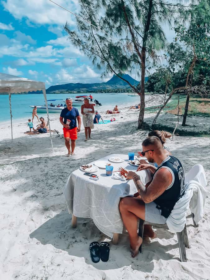 Trou D'Eau Douce: 5 island tour Mauritius with lunch/drinks - Lunch on the beach: BBQ, drinks, and how to pace your swims