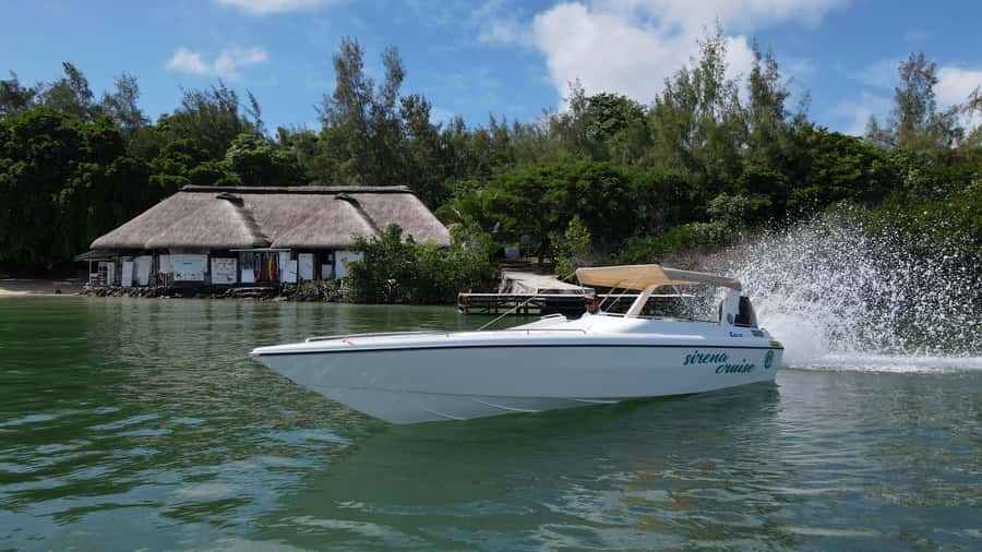 Trou d'Eau Douce: 5 Islands Tour with Snorkeling and BBQ - Key things to know before you go